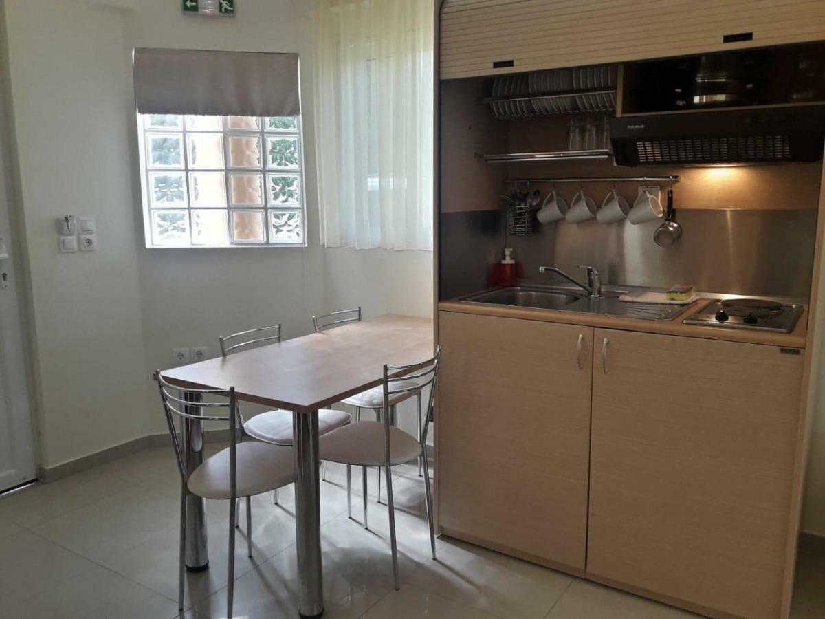 Alex House Lejlighedshotel Zacharo Eksteriør billede
